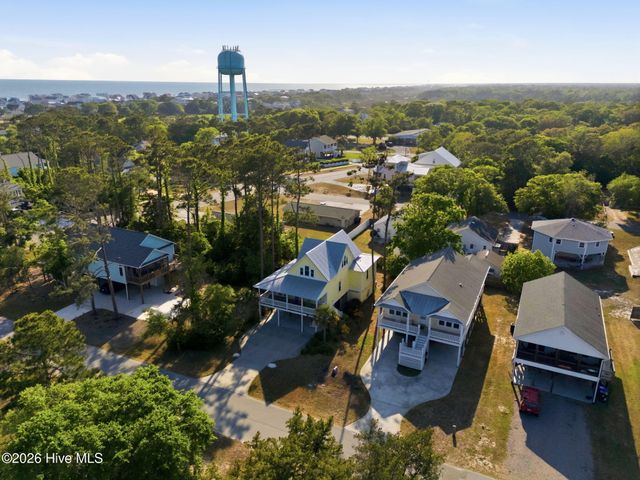 101 NE 33rd Street, Oak Island, NC 28465