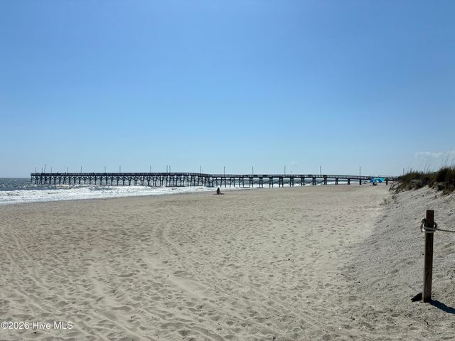 101 NE 33rd Street, Oak Island, NC 28465