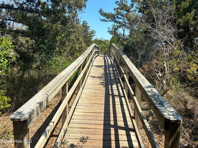 101 NE 33rd Street, Oak Island, NC 28465