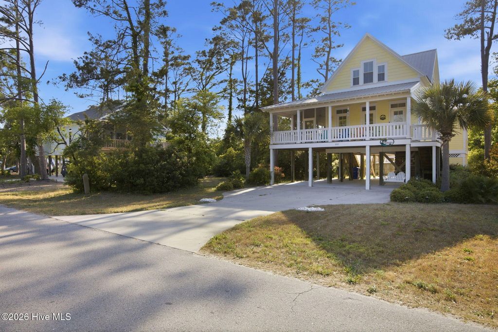 101 NE 33rd Street, Oak Island, NC 28465