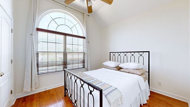 1016 Tulip Blossom Dr, Hermitage, TN 37076