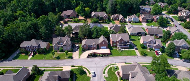 1016 Tulip Blossom Dr, Hermitage, TN 37076