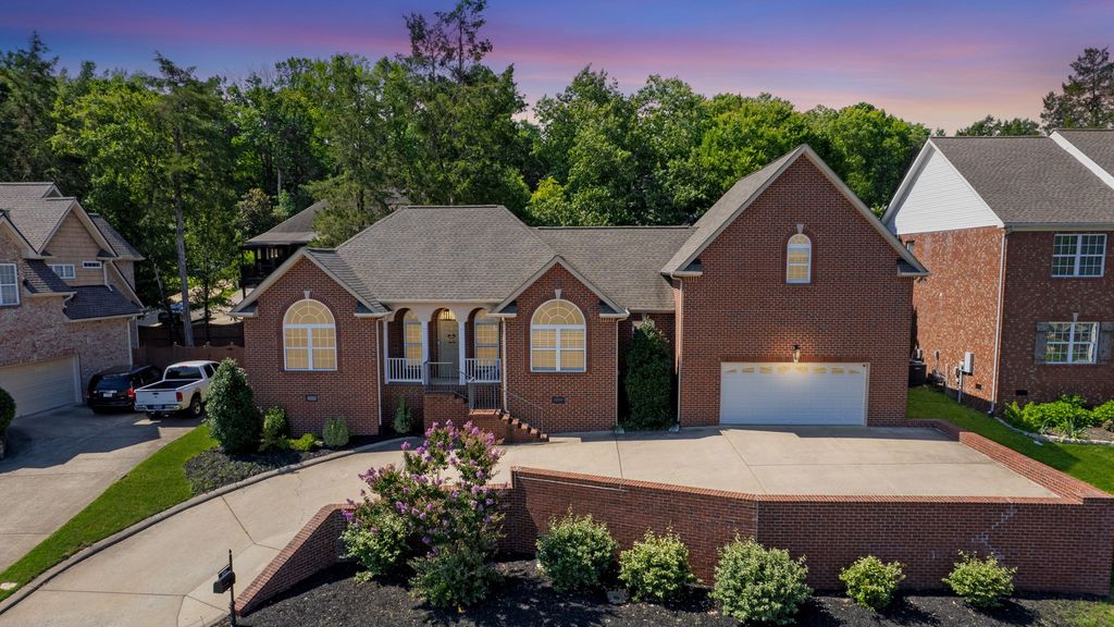 1016 Tulip Blossom Dr, Hermitage, TN 37076