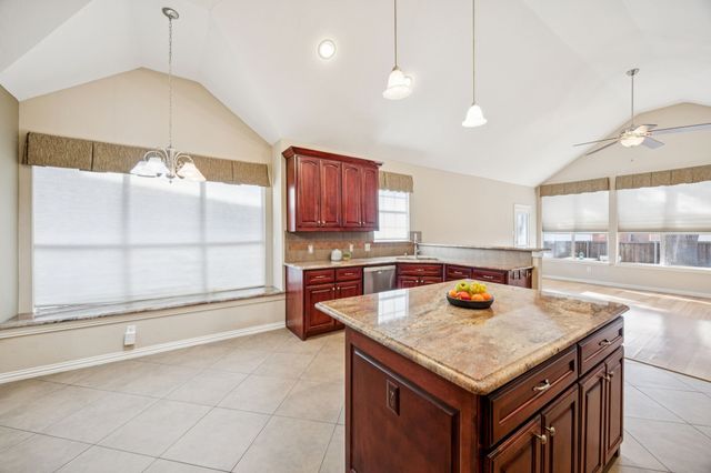 17707 Knollmeadow Lane, Dallas, TX 75287