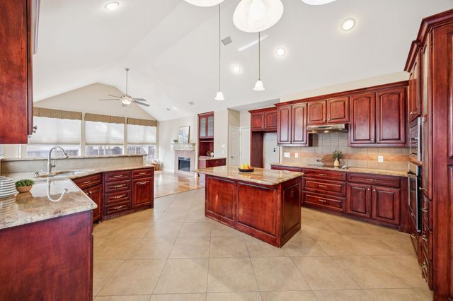 17707 Knollmeadow Lane, Dallas, TX 75287