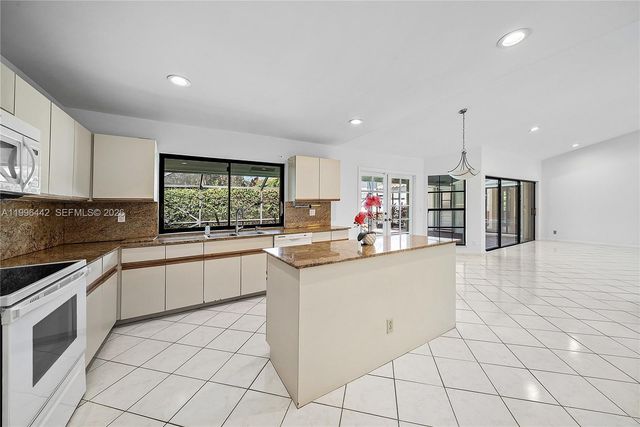 6005 Buena Vista Ct, Boca Raton, FL 33433