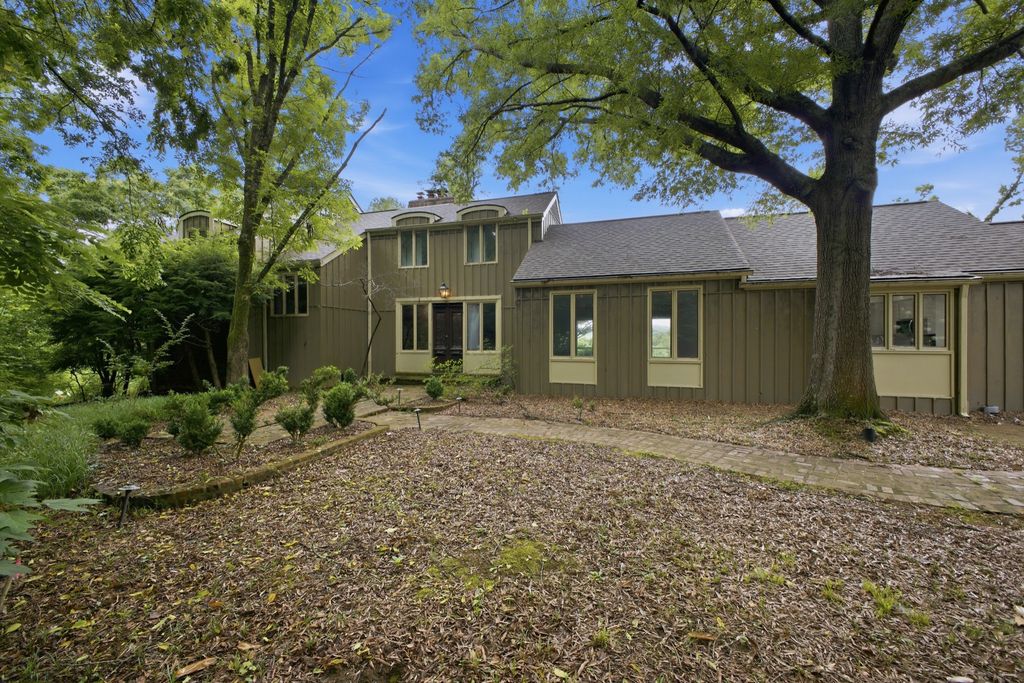 5612 Stanford Ct, Nashville, TN 37215