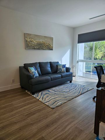 2275 SE 7th Street, Pompano Beach, FL 33062