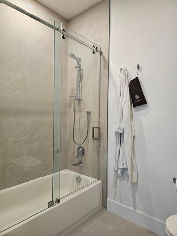 2275 SE 7th Street, Pompano Beach, FL 33062