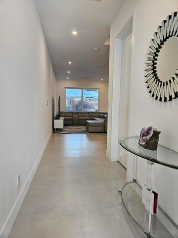 2275 SE 7th Street, Pompano Beach, FL 33062