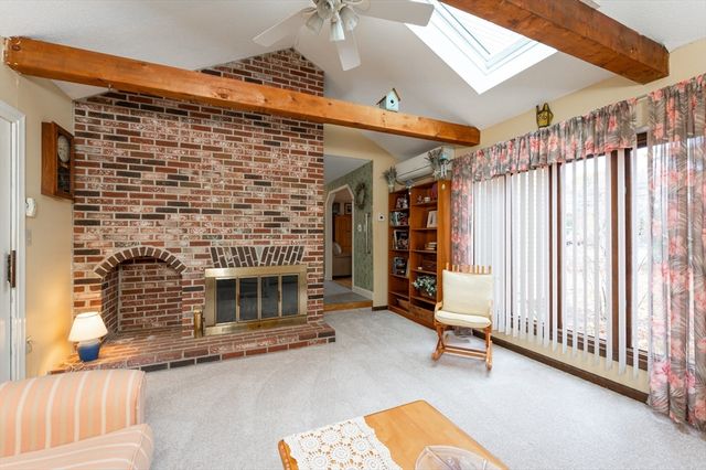 285 E Dunstable Rd, Nashua, NH 03062