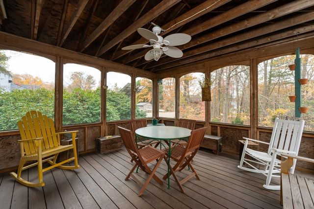 285 E Dunstable Rd, Nashua, NH 03062