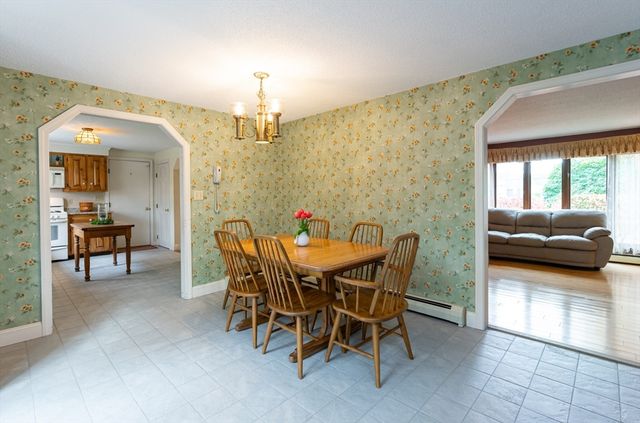 285 E Dunstable Rd, Nashua, NH 03062