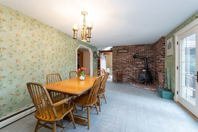 285 E Dunstable Rd, Nashua, NH 03062