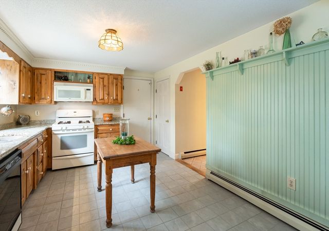 285 E Dunstable Rd, Nashua, NH 03062