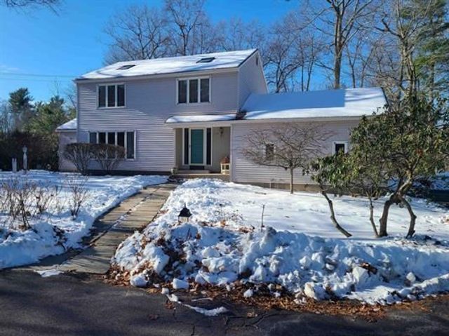 285 E Dunstable Rd, Nashua, NH 03062