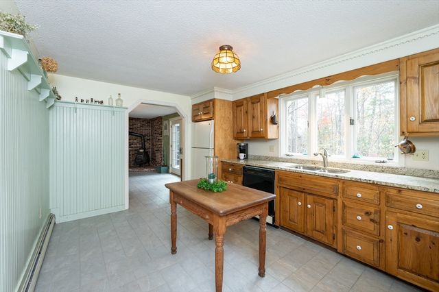 285 E Dunstable Rd, Nashua, NH 03062