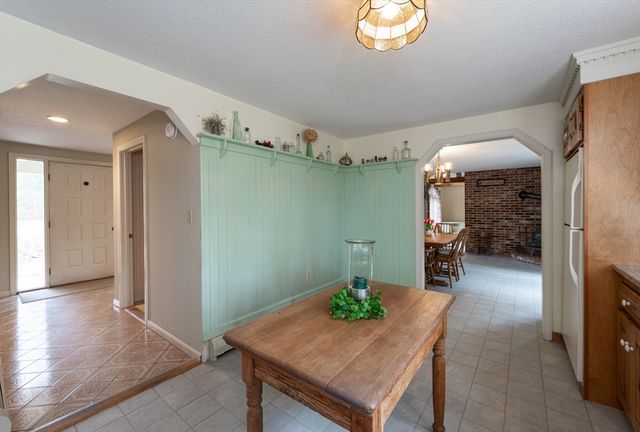 285 E Dunstable Rd, Nashua, NH 03062