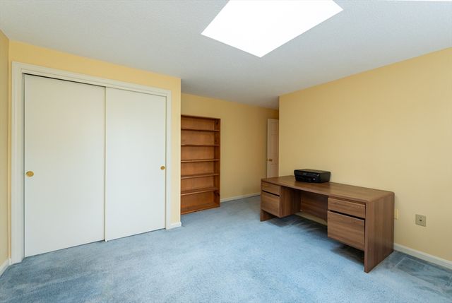 285 E Dunstable Rd, Nashua, NH 03062