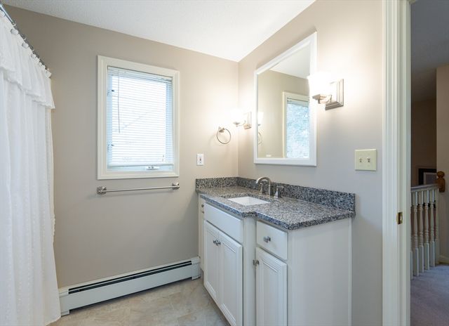 285 E Dunstable Rd, Nashua, NH 03062