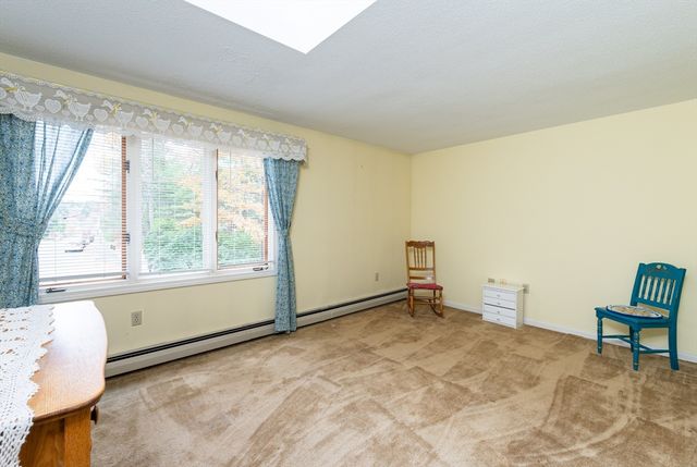 285 E Dunstable Rd, Nashua, NH 03062