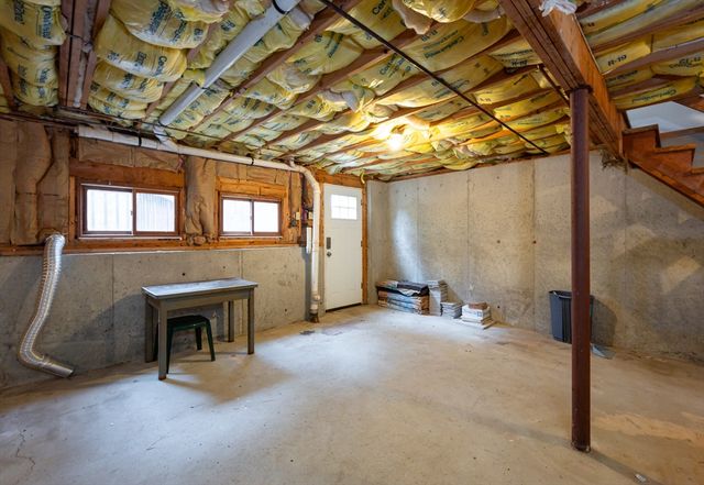 285 E Dunstable Rd, Nashua, NH 03062