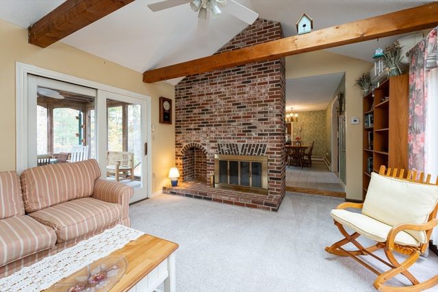 285 E Dunstable Rd, Nashua, NH 03062