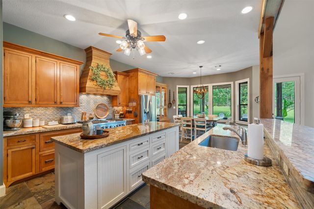 263 Pinerock Lane, Montgomery, TX 77356