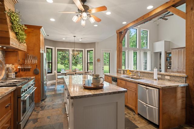 263 Pinerock Lane, Montgomery, TX 77356