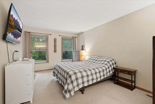1381 Berry Ridge Road 404, Eagan, MN 55123