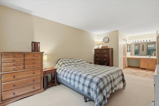 1381 Berry Ridge Road 404, Eagan, MN 55123