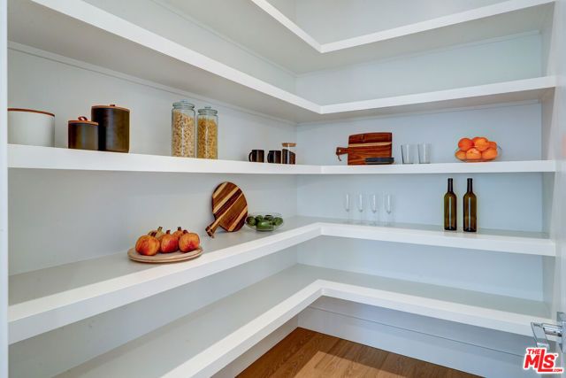 11729 Hartsook Street, Valley Village, CA 91607