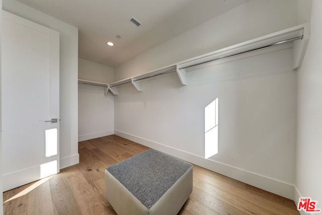 11729 Hartsook Street, Valley Village, CA 91607