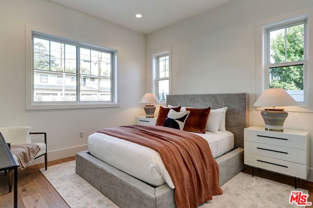 11729 Hartsook Street, Valley Village, CA 91607