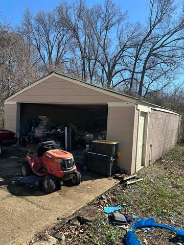 903 MOSBY RD, Memphis, TN 38116