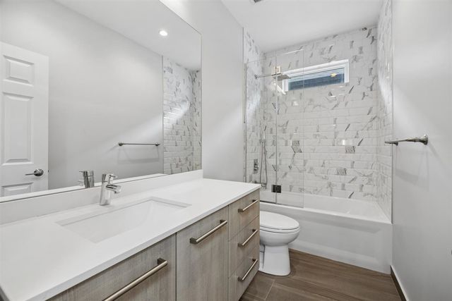 1616 N Hamlin Avenue, Chicago, IL 60647