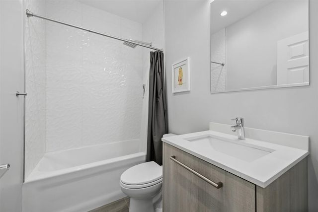 1616 N Hamlin Avenue, Chicago, IL 60647