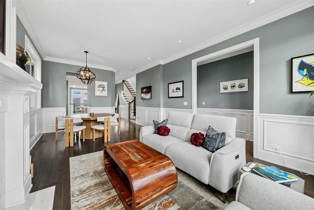 1616 N Hamlin Avenue, Chicago, IL 60647