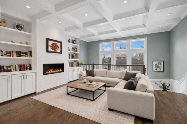 1616 N Hamlin Avenue, Chicago, IL 60647
