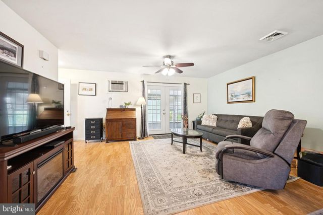 156 ELMTOWNE BLVD, Hammonton, NJ 08037