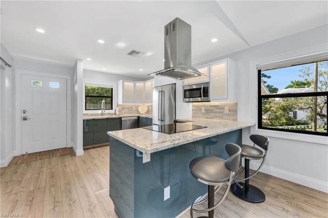 1100 9th ST S # C201, Naples, FL 34102