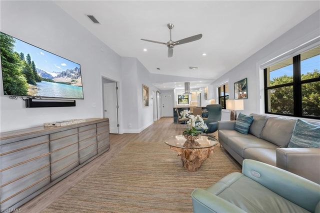 1100 9th ST S # C201, Naples, FL 34102