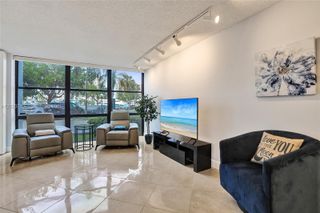 1000 Parkview Dr 104, Hallandale Beach, FL 33009
