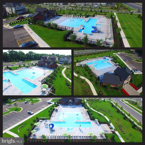 22810 COURTLAND PARK DR, Brambleton, VA 20148