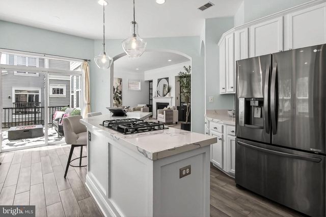 22810 COURTLAND PARK DR, Brambleton, VA 20148