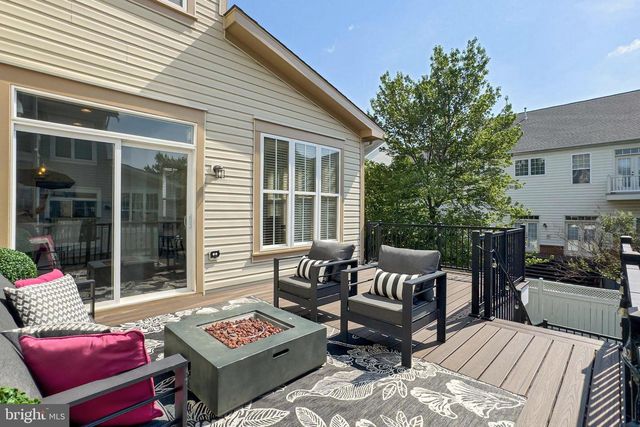 22810 COURTLAND PARK DR, Brambleton, VA 20148