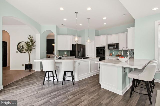 22810 COURTLAND PARK DR, Brambleton, VA 20148