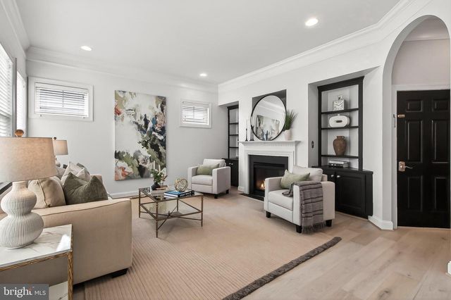 22810 COURTLAND PARK DR, Brambleton, VA 20148