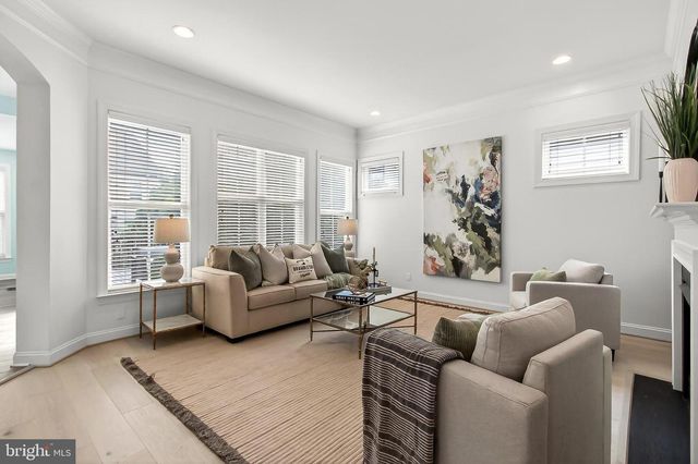 22810 COURTLAND PARK DR, Brambleton, VA 20148