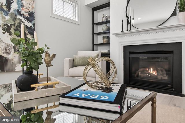 22810 COURTLAND PARK DR, Brambleton, VA 20148